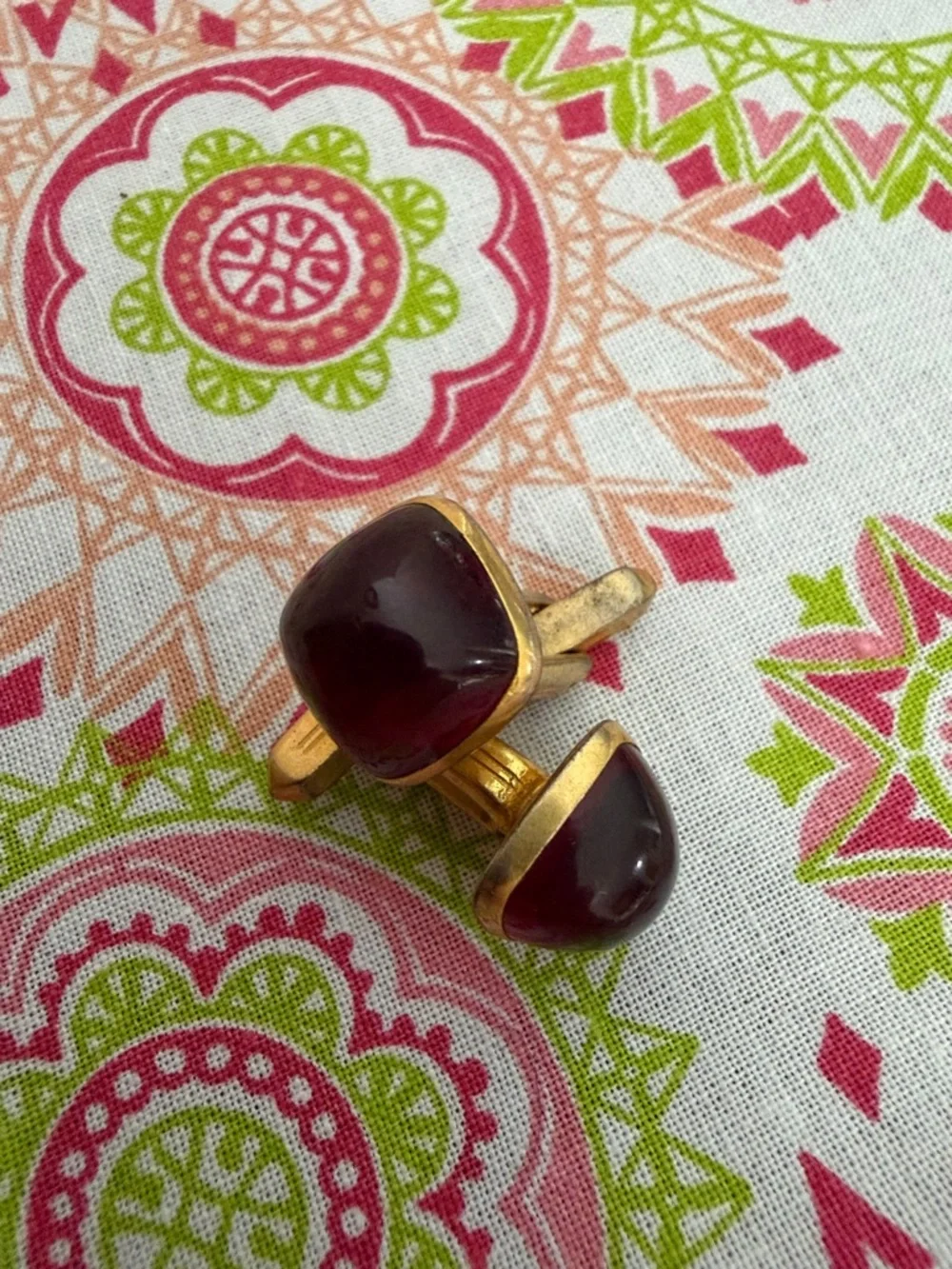 Vintage Hickok USA Deep Garnet Glass Cabochon Cuff links men’s